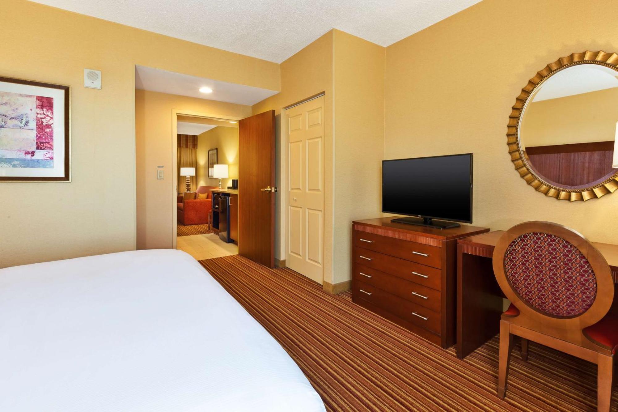 Embassy Suites By Hilton Norman Hotel & Conference Center Zewnętrze zdjęcie