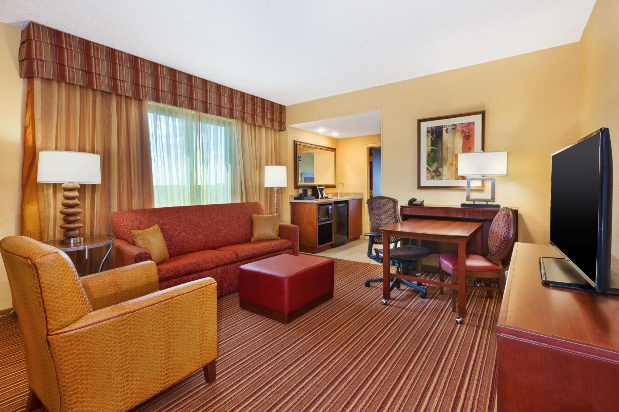 Embassy Suites By Hilton Norman Hotel & Conference Center Zewnętrze zdjęcie